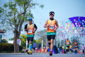 BIB: 418
                            <button type="button" onclick="openModal(10101385)" class="btn btn-primary btn-sm float-right btn-popup" data-toggle="modal" data-target=".modal-high-quality">
                        <i class="fas fa-shopping-cart"></i> Add to Cart
                    </button>
                                            <button type="button" onclick="isThisMe(10101385, true)" class="btn btn-success btn-sm float-right btn-popup btn-isme hidden" data-toggle="tooltip" data-placement="bottom" title="นี่คือรูปของคุณใช่ไหม คลิกที่นี่เพื่อเอาเข้าอัลบั้ม">
                        <i class="fas fa-plus"></i> Add to album
                    </button>
                    <button type="button" onclick="isThisMe(10101385, false)" class="btn btn-warning btn-sm float-right btn-popup btn-isnotme hidden">
                        <i class="fas fa-ban"></i> Remove from album
                    </button>